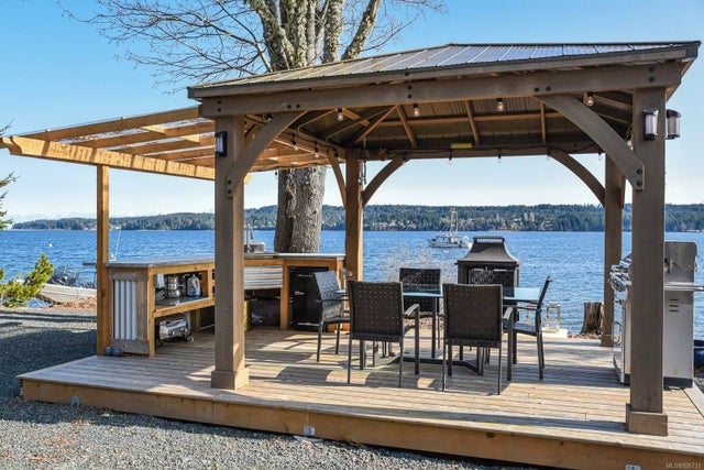 3 of 29 - 6826 Buckley Bay Frontage Rd, Fanny Bay, BC