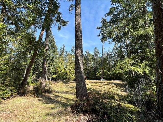 3 of 13 - Lt 45 Pat Burns Ave, Gabriola Island, BC