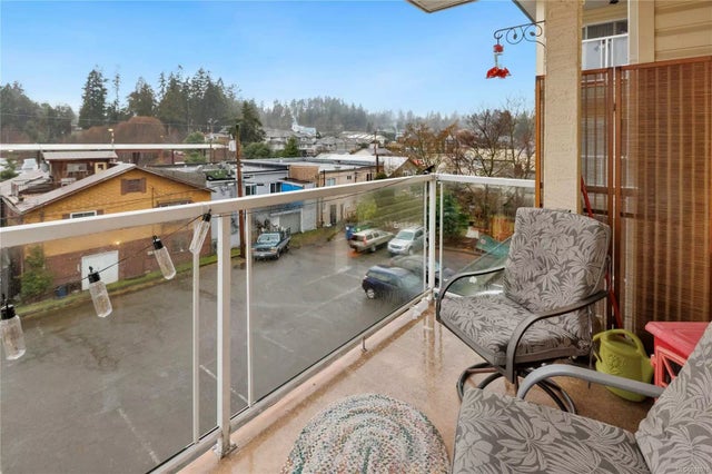 4 of 27 - 9876 Esplanade St 302, Chemainus, BC