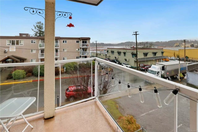 5 of 27 - 9876 Esplanade St 302, Chemainus, BC