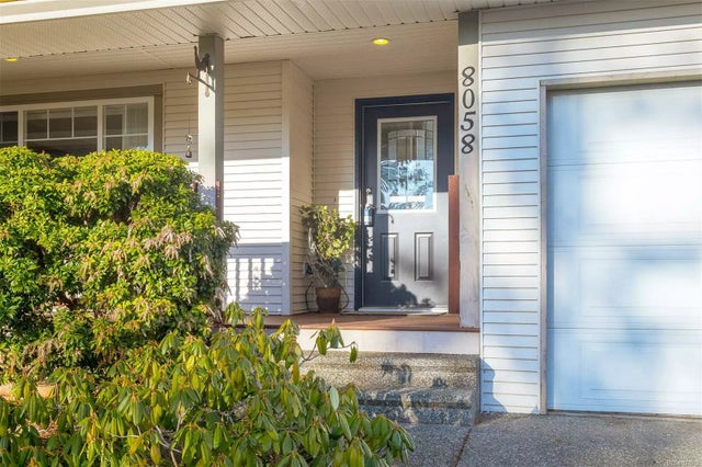 3 of 44 - 8058 Edmund St, Crofton, BC