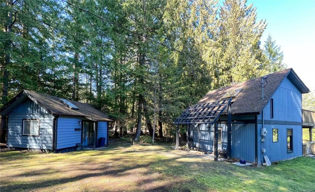 1 of 18 - 1088 Jeanette Ave, Gabriola Island, BC