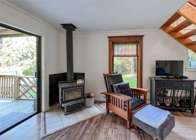 3 of 18 - 1088 Jeanette Ave, Gabriola Island, BC