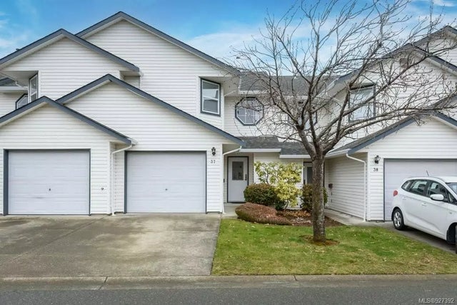 1 of 33 - 2160 Hawk Dr 37, Courtenay, BC
