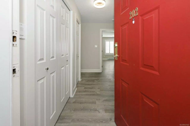 2 of 32 - 9876 Esplanade St 202, Chemainus, BC