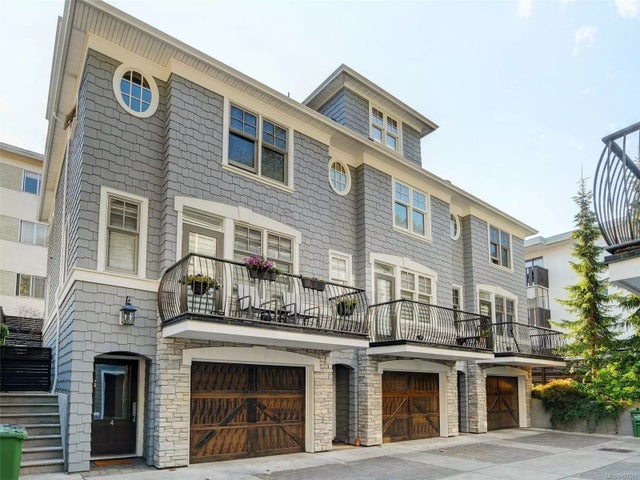 1 of 33 - 451 Chester Ave 5, Victoria, BC