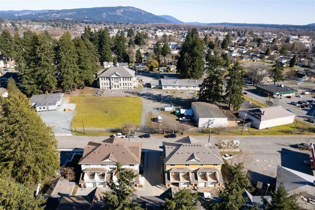 3 of 17 - 1027 College St W 17, Duncan, BC
