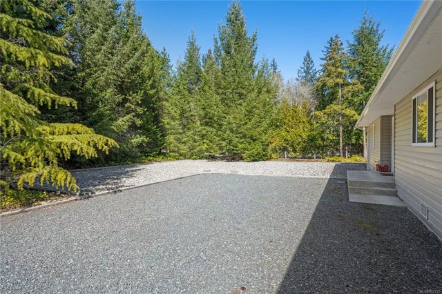 3 of 47 - 670 Margot Pl, Errington, BC