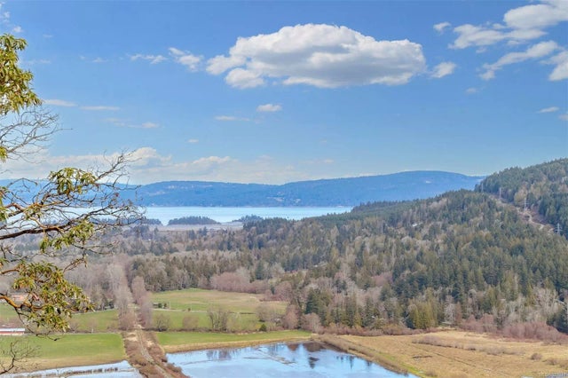 1 of 28 - 8030 Trans Canada Hwy, Chemainus, BC