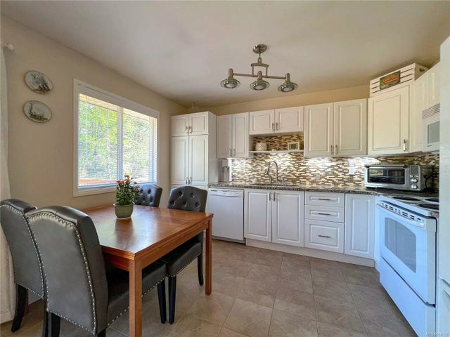 2 of 22 - 1669 Pequod Cres, Gabriola Island, BC