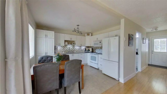 3 of 22 - 1669 Pequod Cres, Gabriola Island, BC