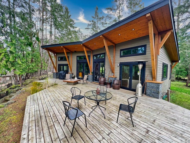 2 of 27 - 3033 North Rd, Gabriola Island, BC
