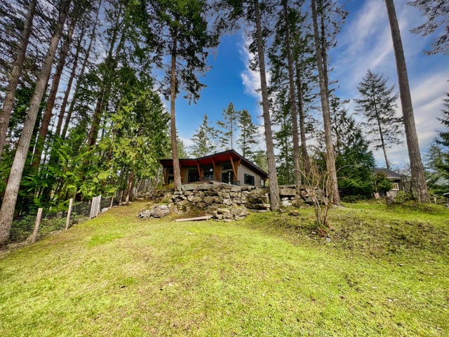 4 of 27 - 3033 North Rd, Gabriola Island, BC