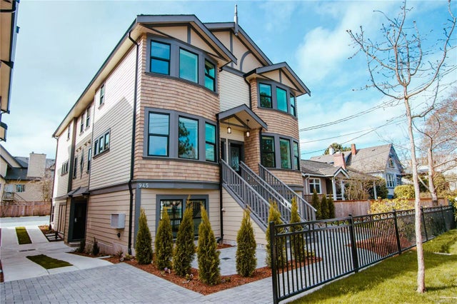 2 of 31 - 945 Pembroke St 3, Victoria, BC