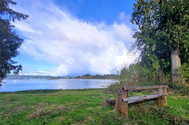 2 of 9 - 8460 Penny Lane, Fanny Bay, BC