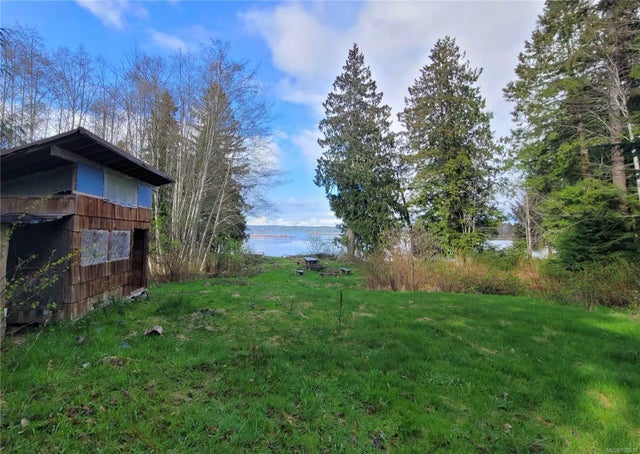 3 of 9 - 8460 Penny Lane, Fanny Bay, BC