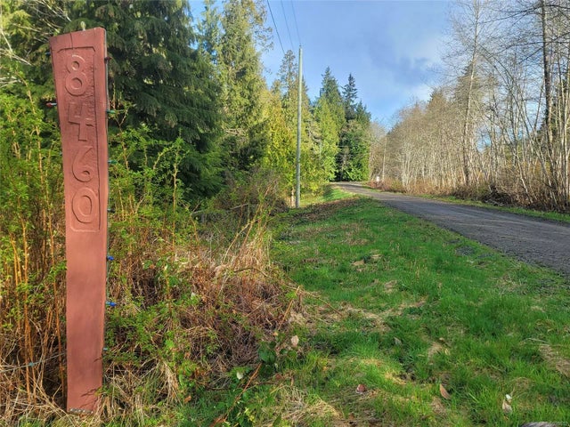 4 of 9 - 8460 Penny Lane, Fanny Bay, BC