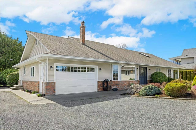 1 of 66 - 2717 Crozier Rd, Chemainus, BC