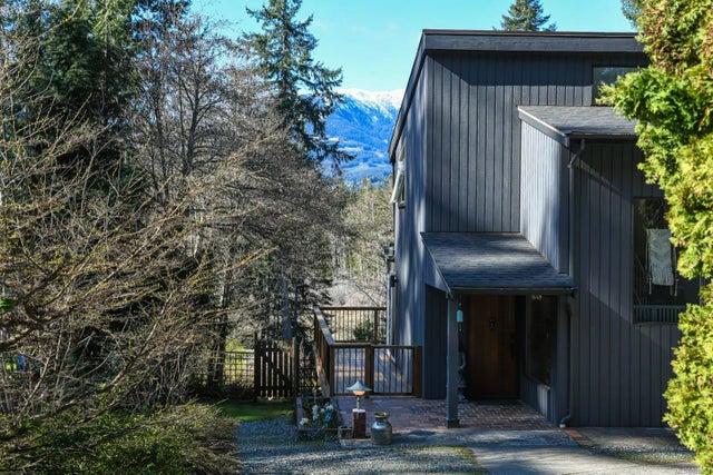 1 of 69 - 7763 Tozer Rd, Fanny Bay, BC