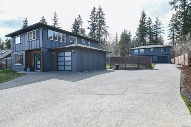 1 of 93 - 4635 Montrose Dr, Courtenay, BC