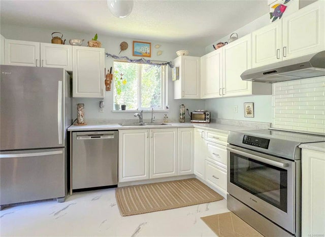 2 of 18 - 500 Argyle Lane 201, Gabriola Island, BC