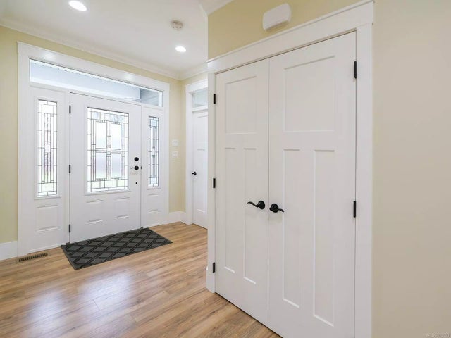 3 of 21 - 7869 Osborne Bay Rd, Crofton, BC