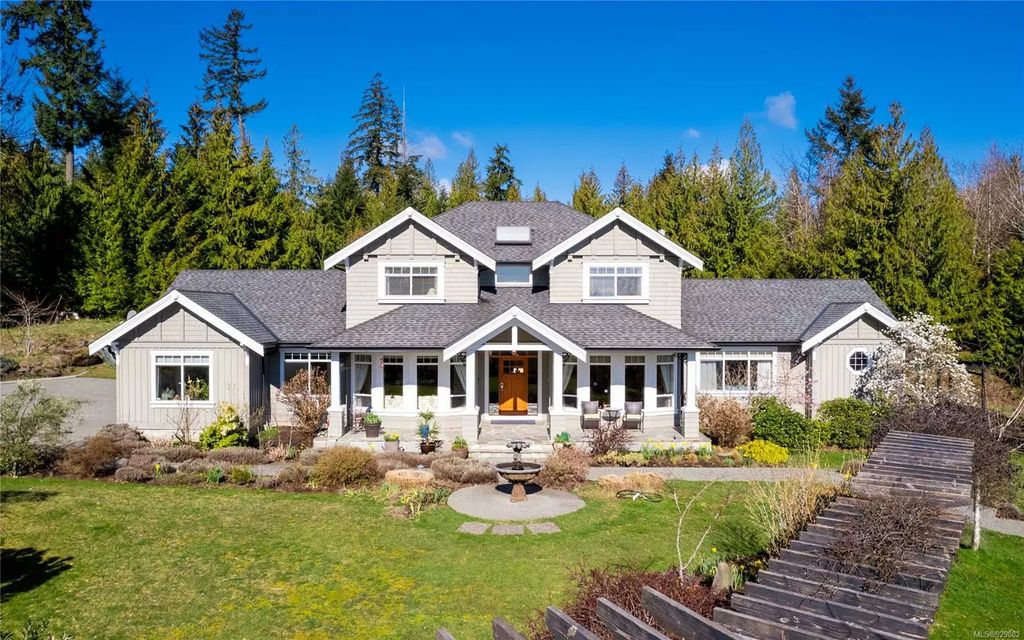 3040 Meadow Dr, Nanaimo
