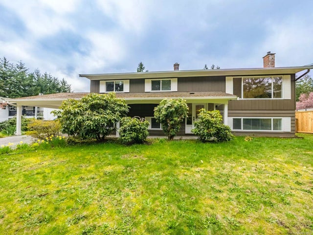 1 of 34 - 7351 Lantzville Rd, Lantzville, BC