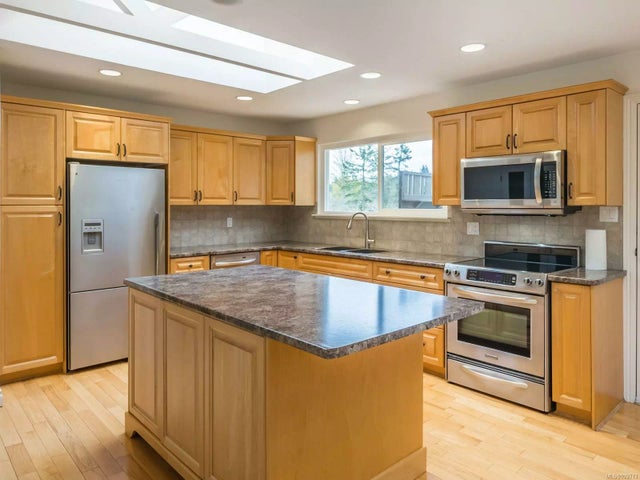 4 of 34 - 7351 Lantzville Rd, Lantzville, BC