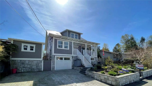 1 of 58 - 9831 Fir St, Chemainus, BC