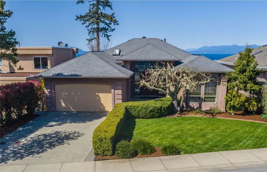 6354 Icarus Dr, Nanaimo