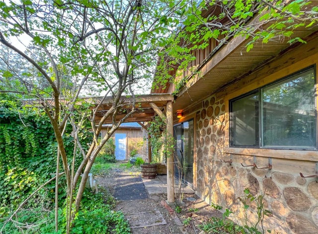 3 of 26 - 2035 Grilse Rd, Gabriola Island, BC