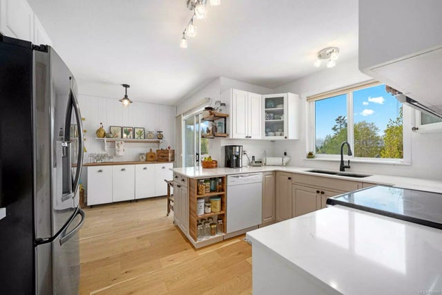 4 of 31 - 576 Hobson Pl, Courtenay, BC