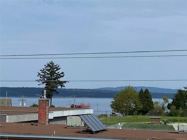 1 of 13 - 9942 Daniel St 303, Chemainus, BC