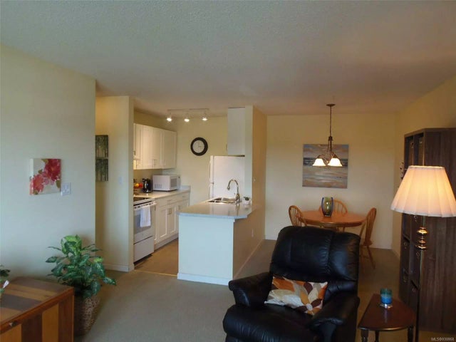 4 of 13 - 9942 Daniel St 303, Chemainus, BC