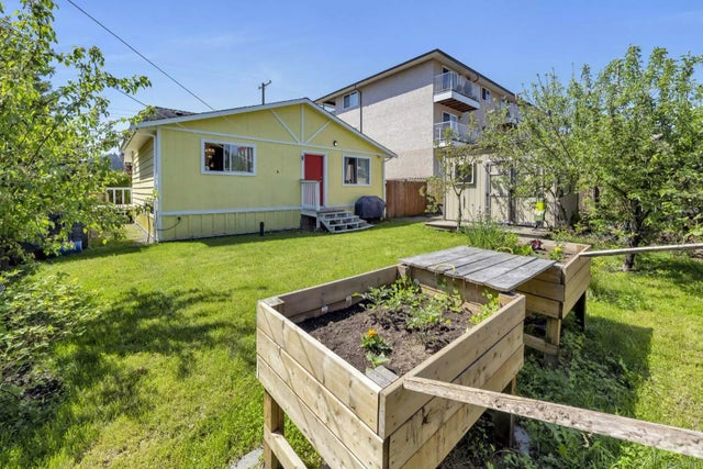 2 of 26 - 1581 Joan Ave, Crofton, BC