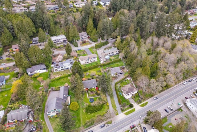 3 of 39 - 4980 Cordova Bay Rd, Saanich, BC