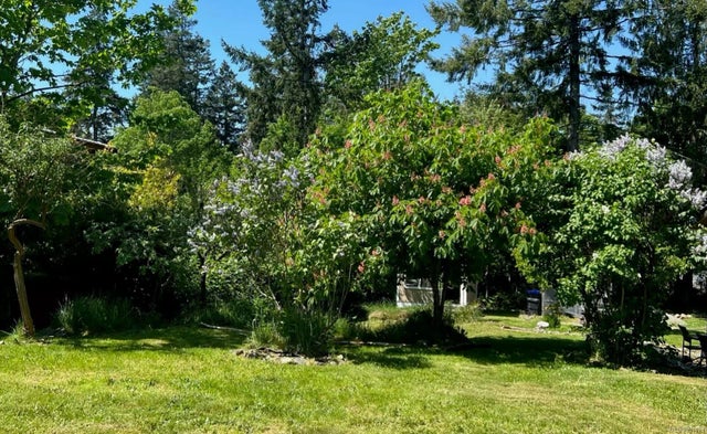 2 of 13 - 686 Gallagher Way, Gabriola Island, BC