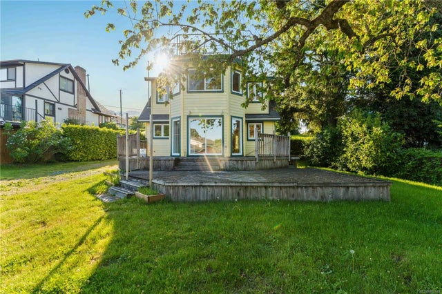 2 of 34 - 9855 Cedar St, Chemainus, BC