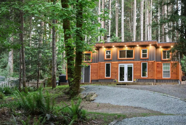 1 of 22 - 1057 Bertha Ave, Gabriola Island, BC