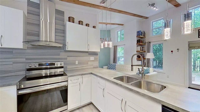 3 of 22 - 1057 Bertha Ave, Gabriola Island, BC