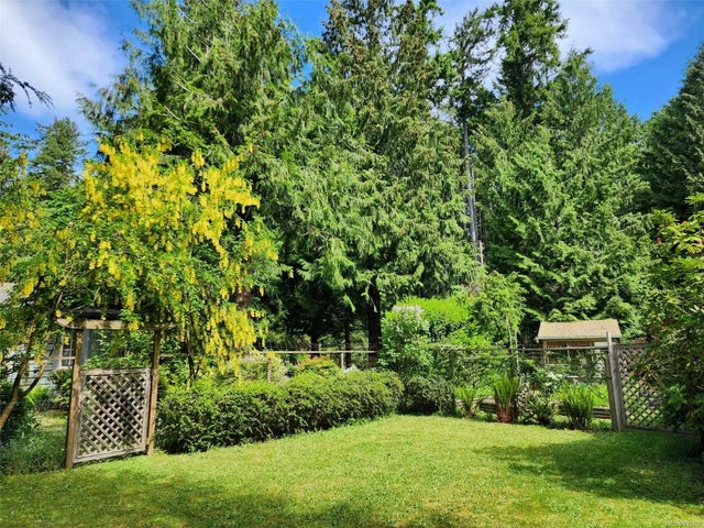 2 of 24 - 315 Spruce Ave, Gabriola Island, BC