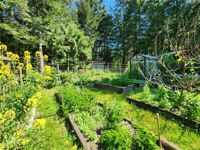 3 of 24 - 315 Spruce Ave, Gabriola Island, BC