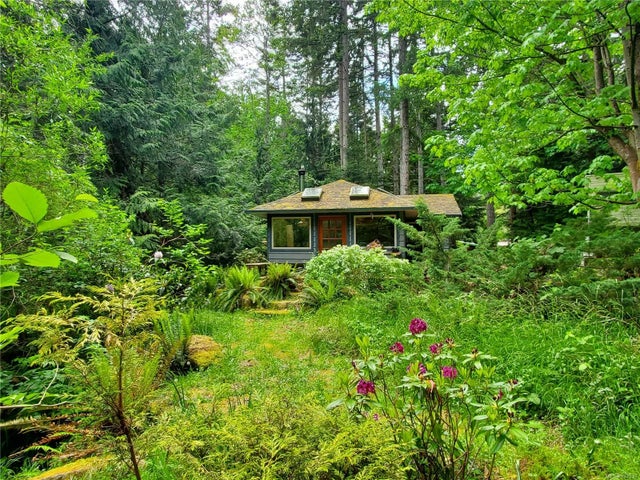 1 of 10 - 307 Spruce Ave, Gabriola Island, BC