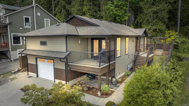 1 of 44 - 7982 Edmund St, Crofton, BC