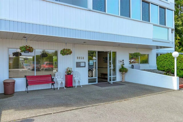 2 of 27 - 9958 Daniel St 102, Chemainus, BC