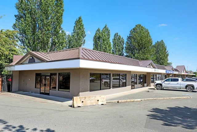 1 of 20 - 204 North Island Hwy 1, Courtenay, BC