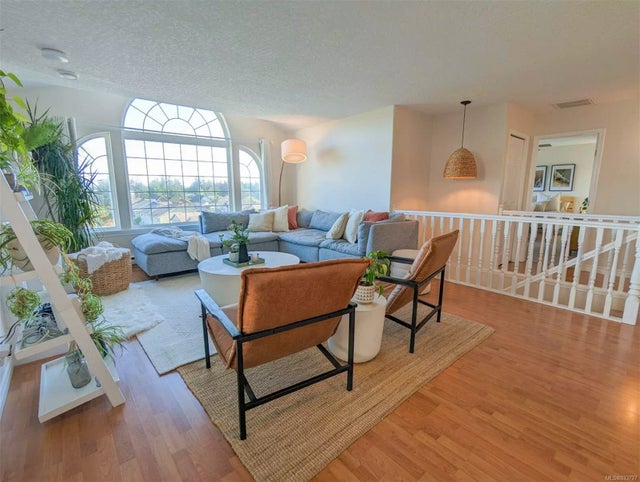 1 of 35 - 548 Hoffman Ave, Langford, BC