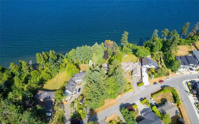 3 of 61 - 3580 Bonnie Dr, Nanaimo, BC