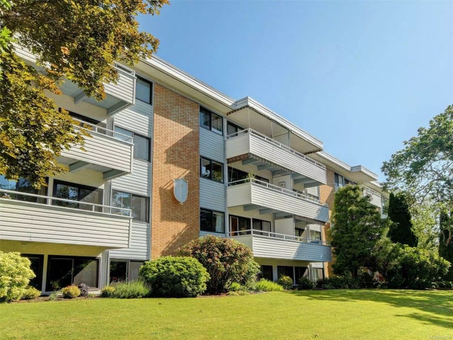 2 of 25 - 2100 Granite St 205, Oak Bay, BC